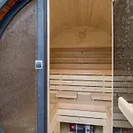 8 Person In Vig-by Traum Nyaraló